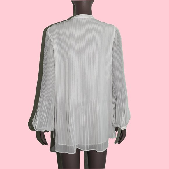 Zara White Pleated Button Down Pleated Blouse Size Medium Workwear Office Top - Picture 2 of 3